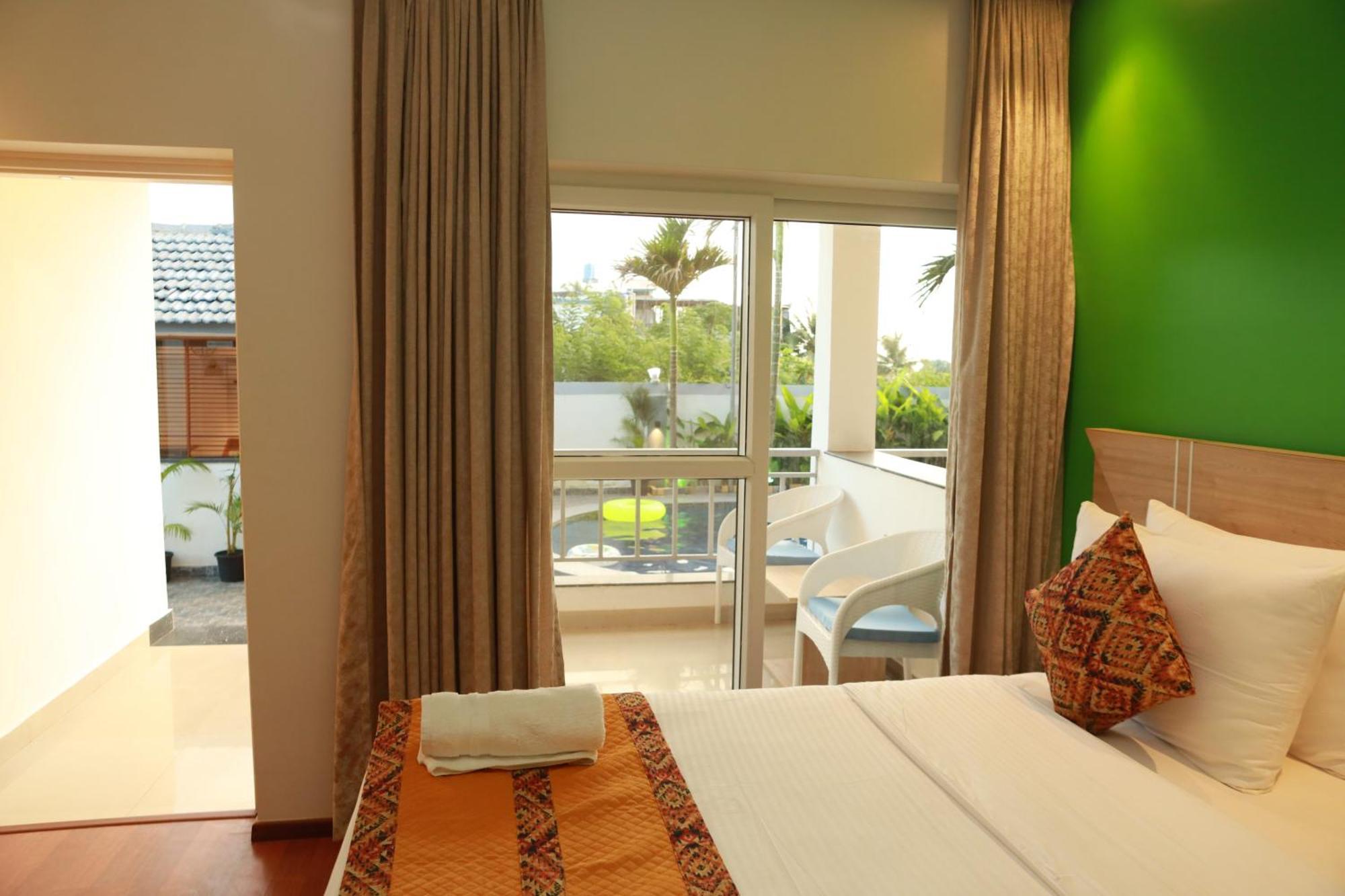 Gracias Cafe & Hotel Morjim